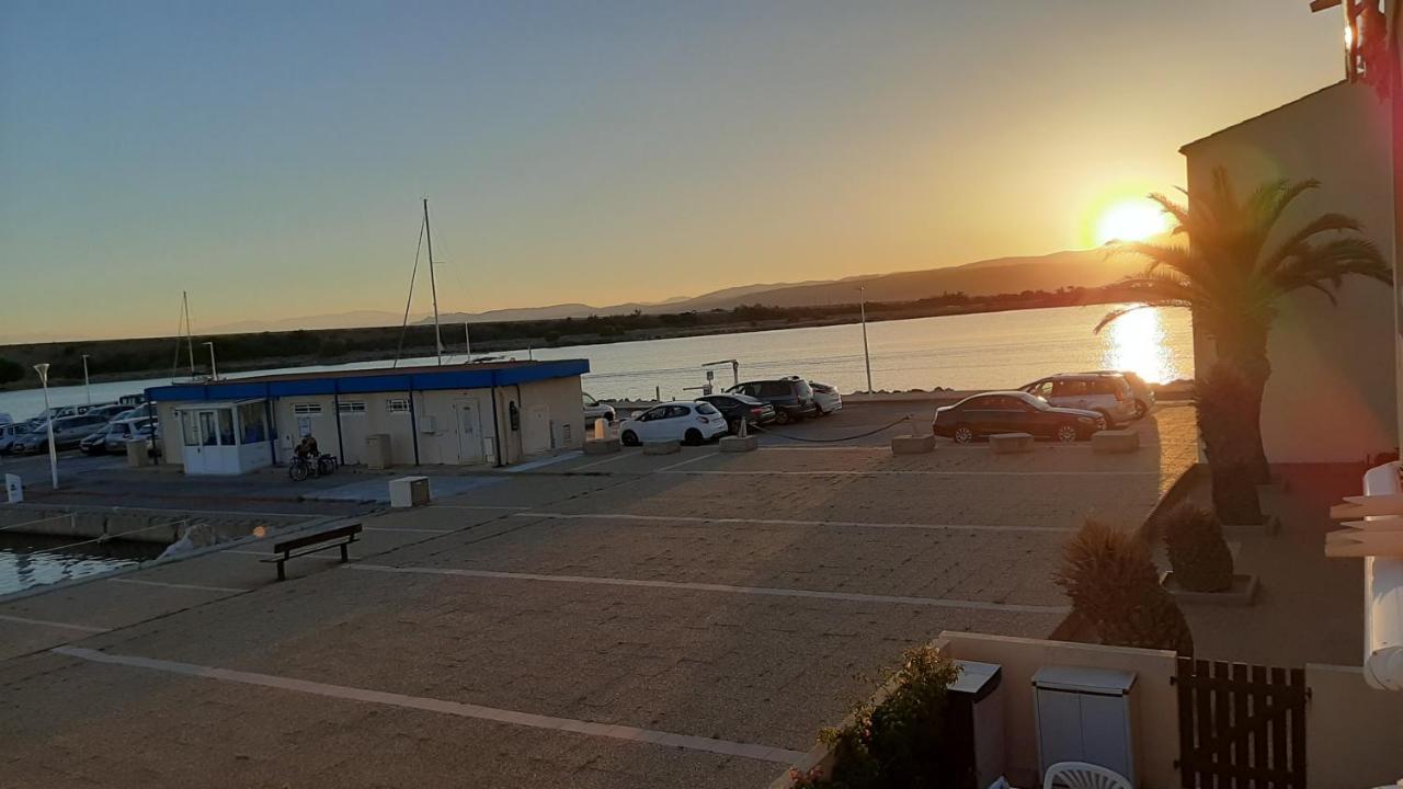 T2 Cabine Avec Tres Belle Vue Sur Le Port De Plaisance Льокат Екстериор снимка